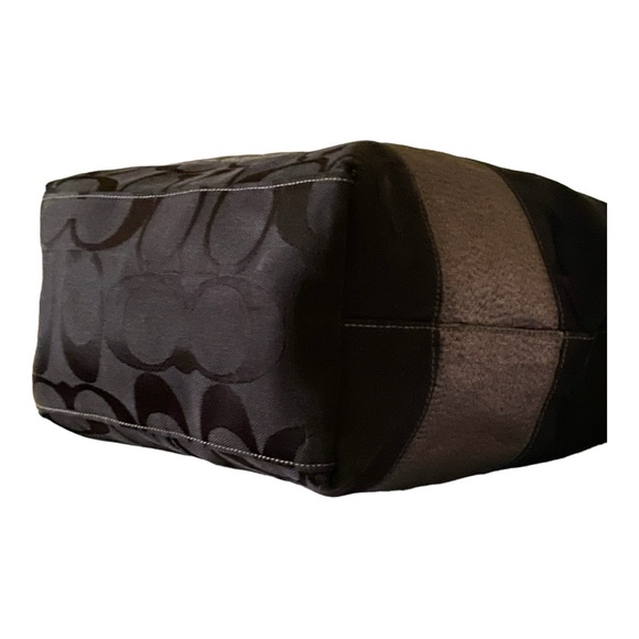 EUC Coach Tote - Picture 6 of 16